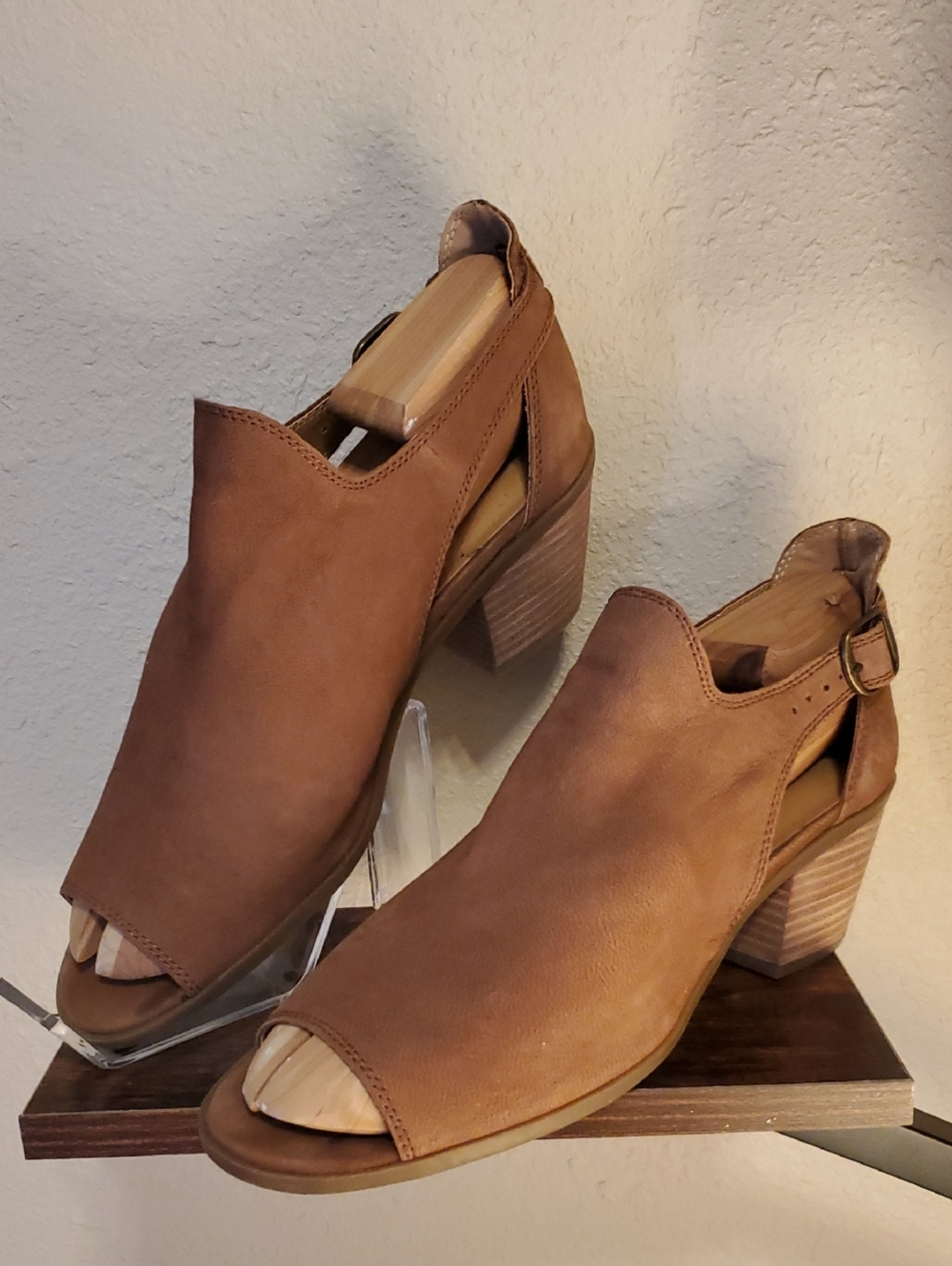 Lucky Brand Brown Cognac Cutout Open-Peep Toe Block Heel Mules
